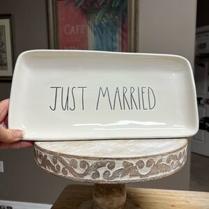 💍 Rae Dunn Artisan Collection Ceramic “Just Married” Tray